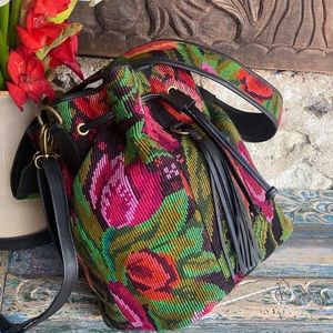 BEAUTIFUL VINTAGE TULIP 🌷 HUIPIL on this VOLCANO Bucket bag!  BLACK LEATHER